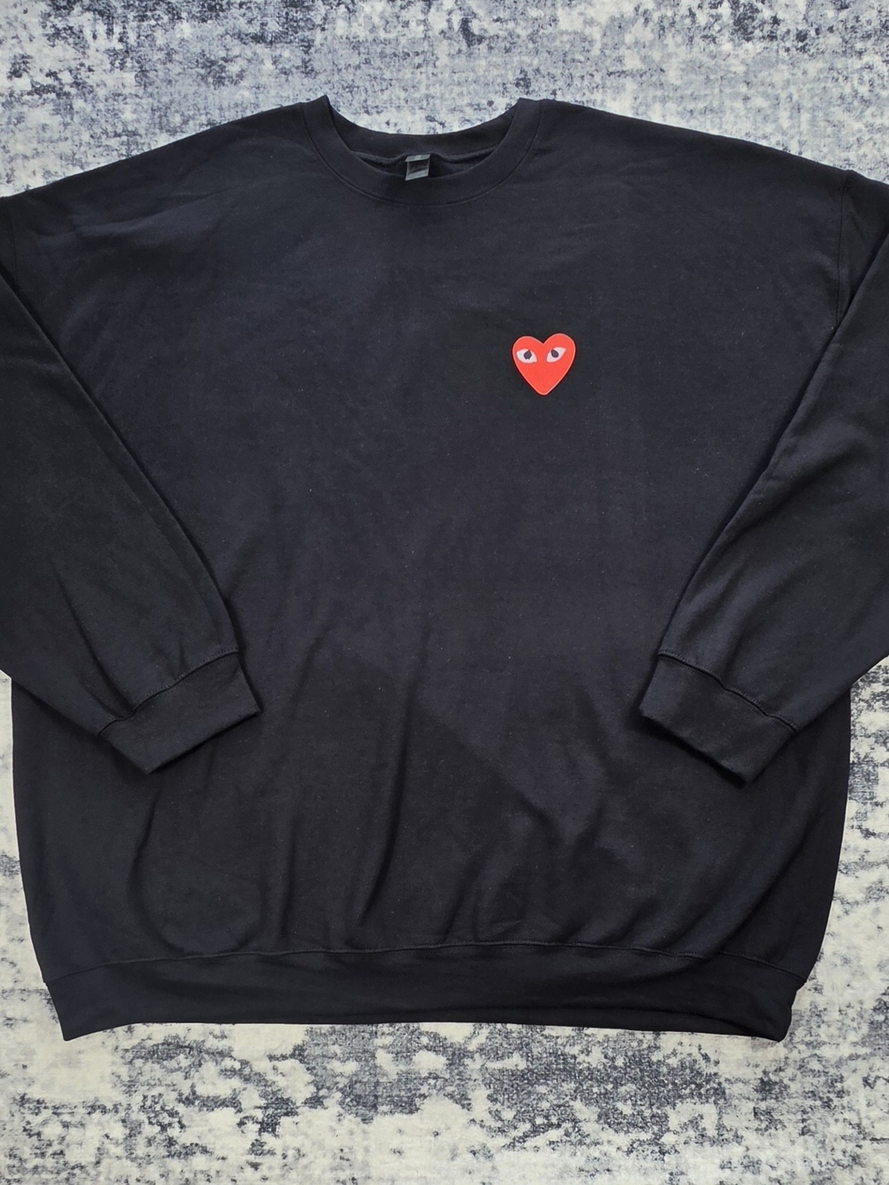 Gildan Heavy Blend Black Crewneck Sweatshirt Red Heart Graphic Size 3XL New